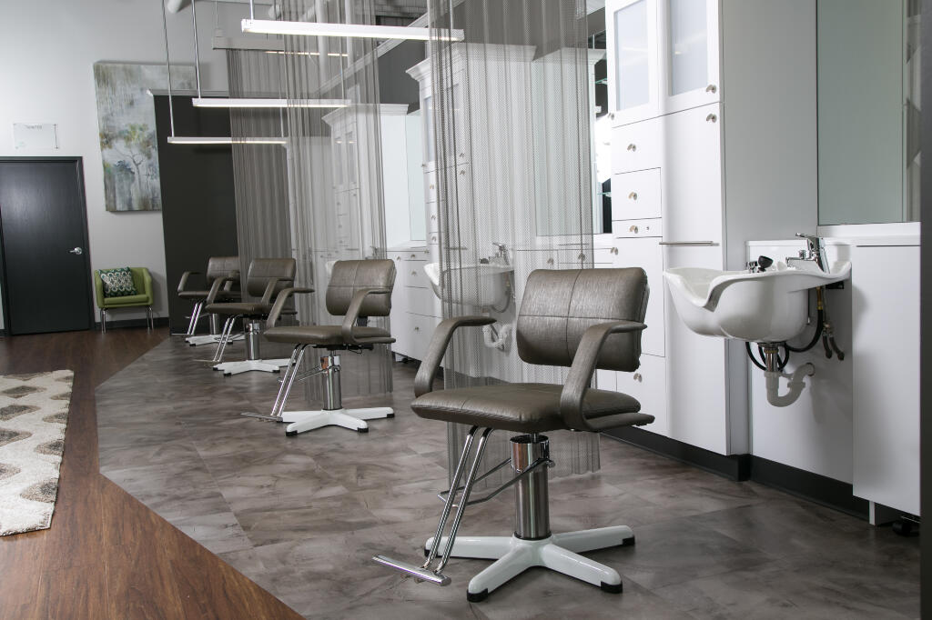 Escape Salon Suites Hudson Wisconsin - Chair Rental