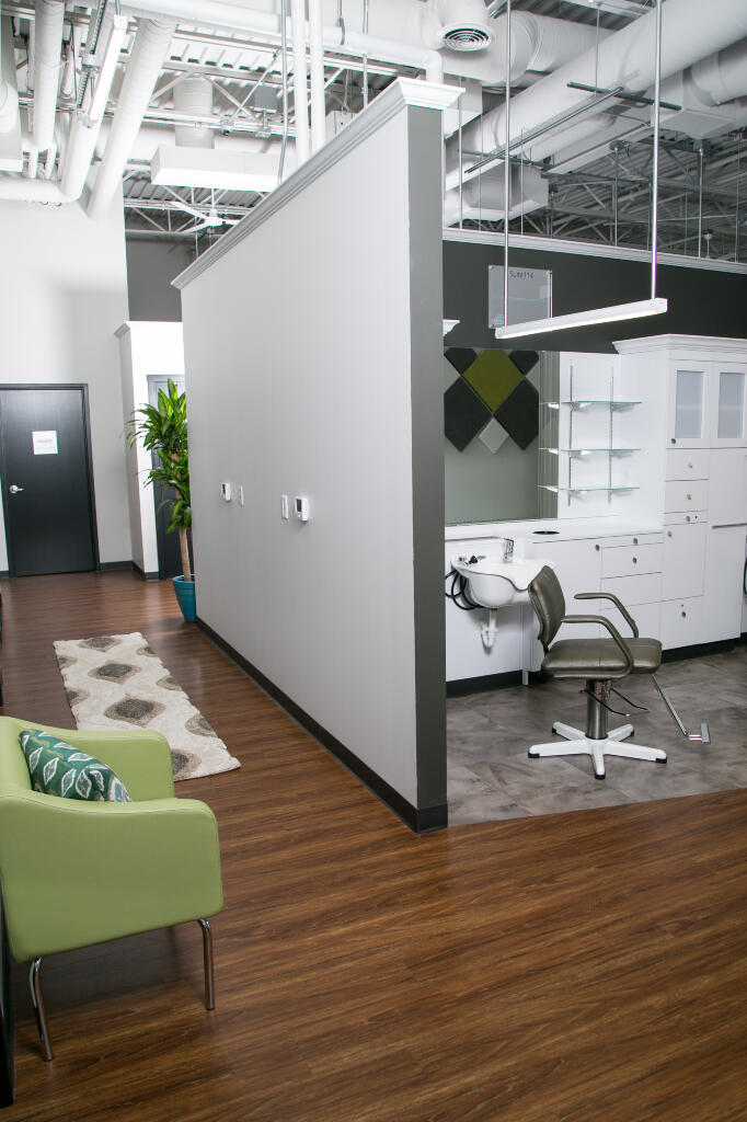 Escape Salon Suites Hudson Wisconsin - Booth Rental