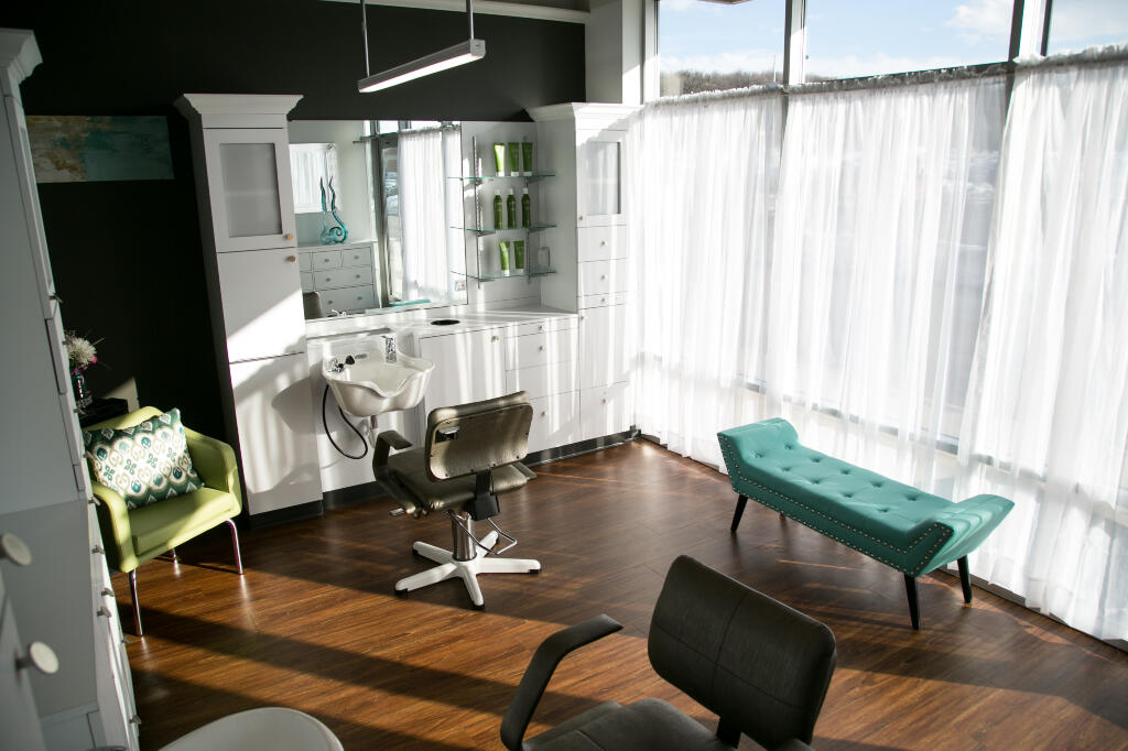 Escape Salon Suites Hudson Wisconsin 
