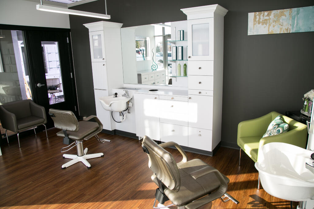 Escape Salon Suites Hudson Wisconsin 